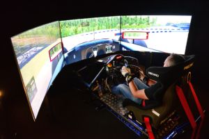 Pilotage sur simulateur automobile