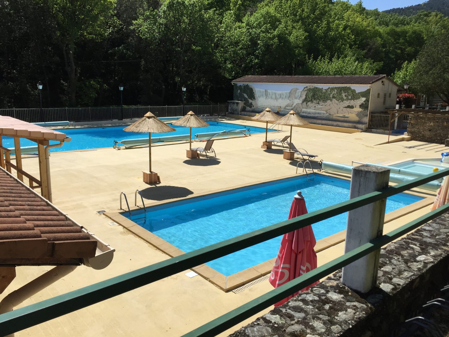 Camping La Clémentine Avec Piscine Chauffée Et Chalets En Cévennes
